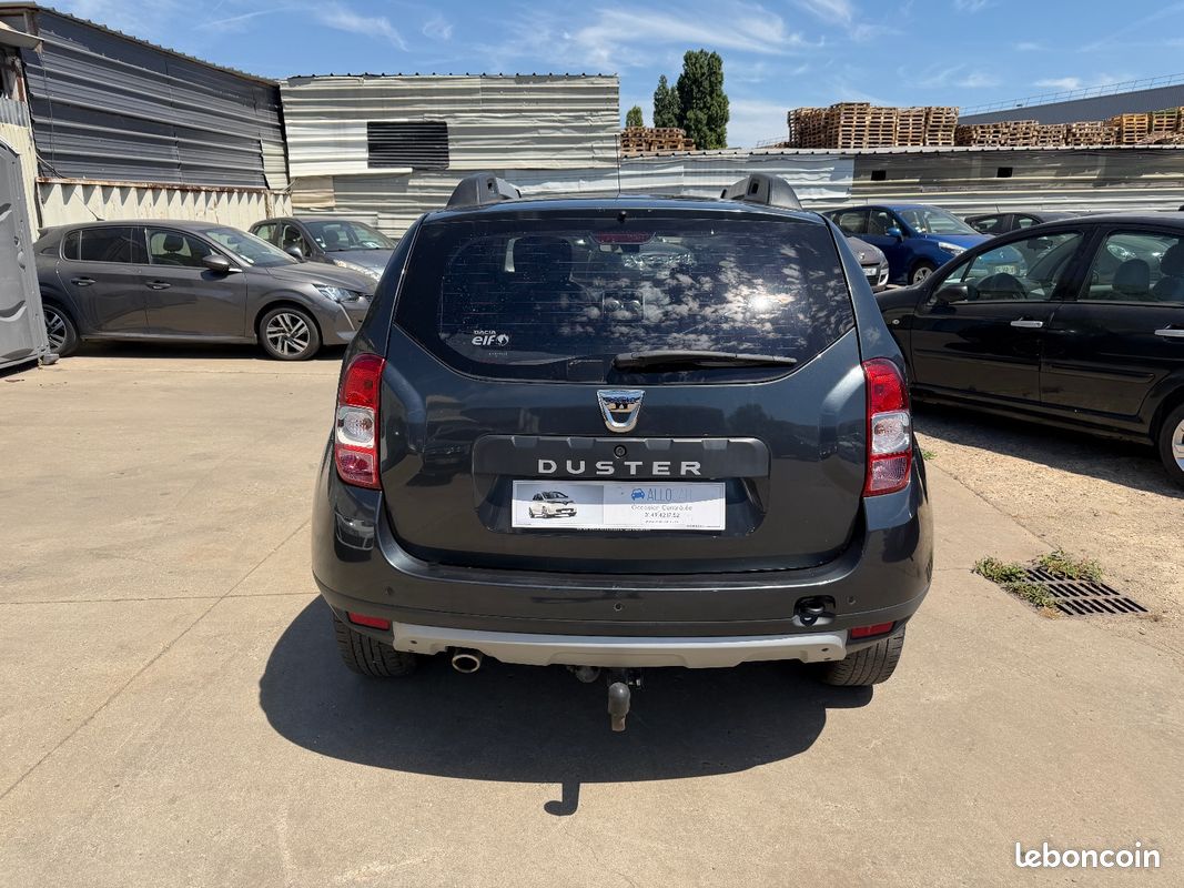 DACIA DUSTER dCi 110 4x2 Black Touch 2017 (image 5)