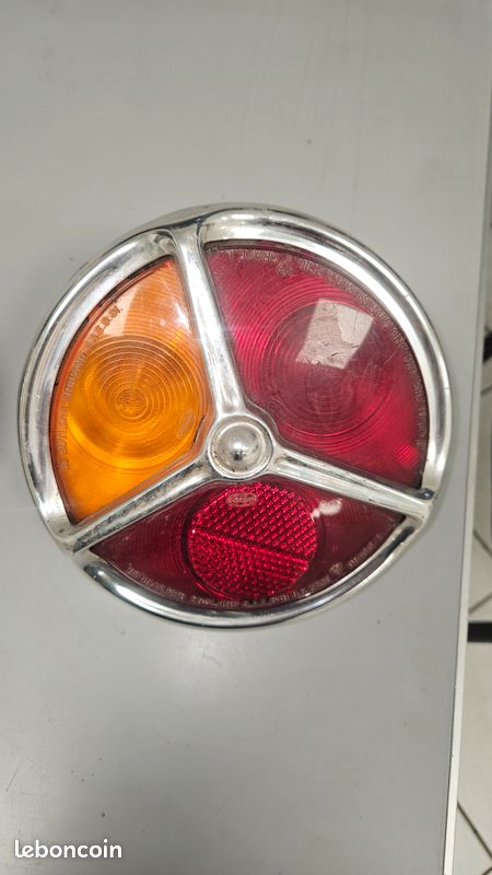 Verre De Feu Arrière Ford Falcon 1960-61 - Lentille D'origine NOS SAE 65 #70-124