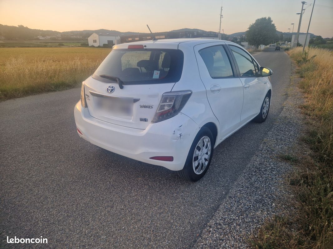 Toyota Yaris Boite Auto Hybride (image 3)
