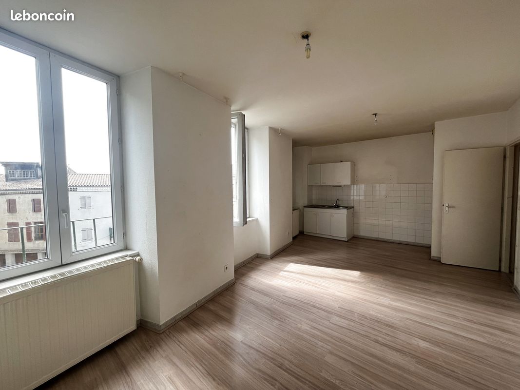 Appartement 4 pièces 70 m² · à Vernoux-en-Vivarais · 70 m² · 503 €