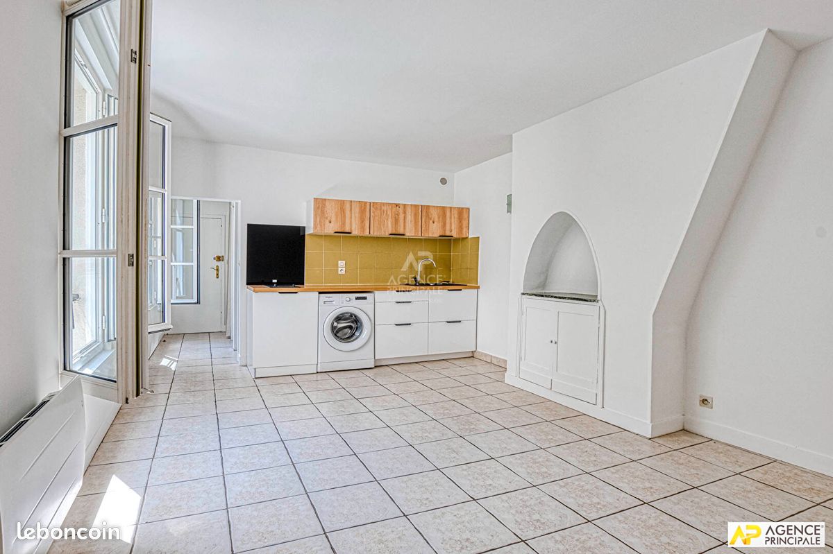 Appartement 2 pièces 33 m² · à Versailles · 33 m² · 303 000 €