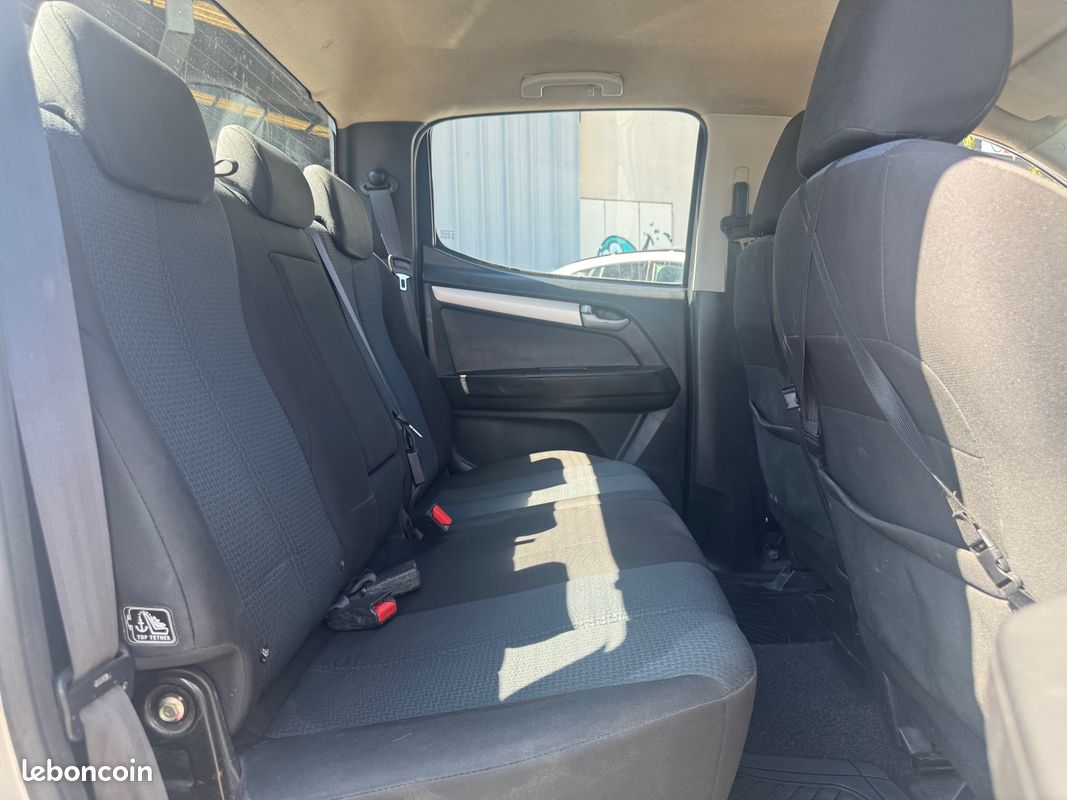 ISUZU D-Max 2.5 double cabines 5 Places (image 8)