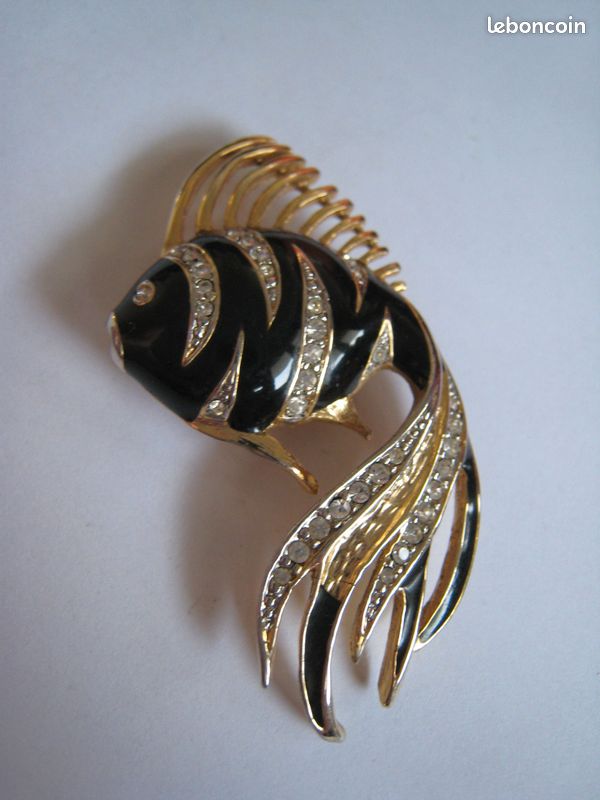 Broche En Métal Doré émaillé Avec Strass - Superbe Bijou Neuf Sans Emballage - Parfaite Pour égayer Une Veste