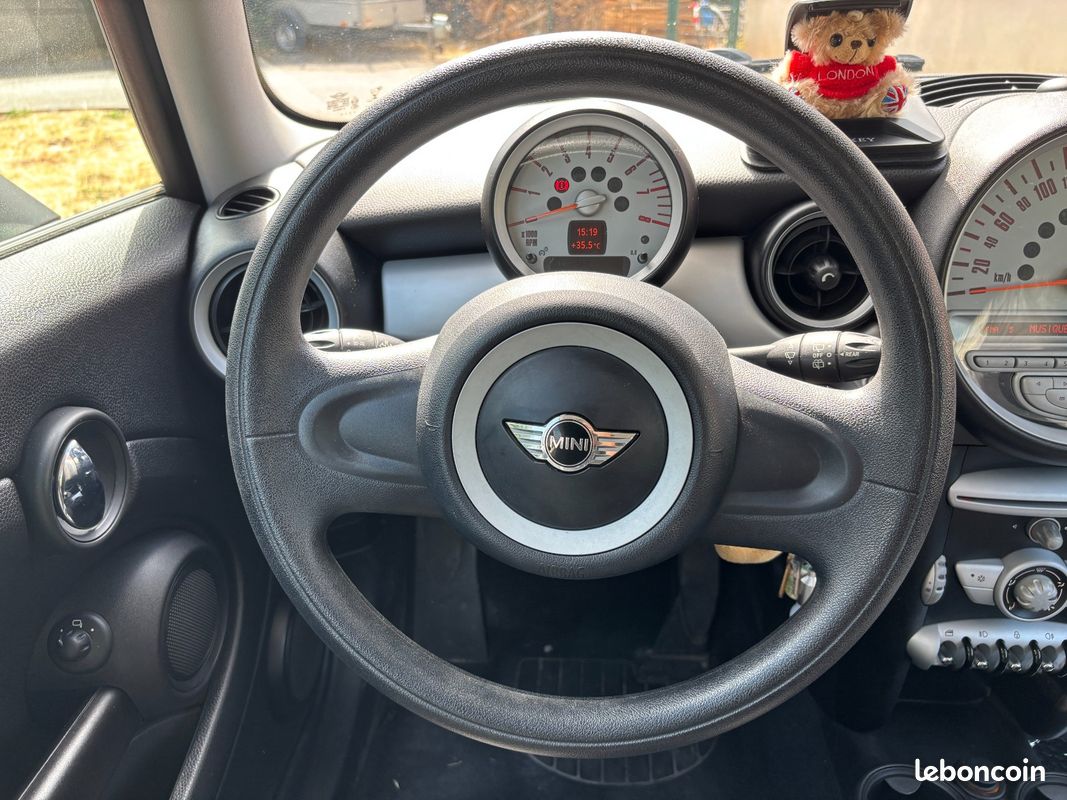 MINI HATCH R56 1.6i - 75 One (image 12)