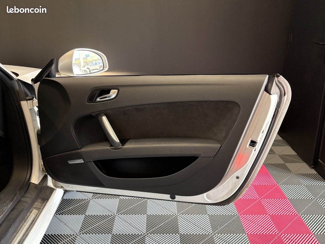 AUDI TT RS COUPE 2.5 TFSI 340 Quattro / BOSE / SIEGE CHAUFFANT / APPLE CARPLAY / ETAT IRREPROCHABLE (image 28)