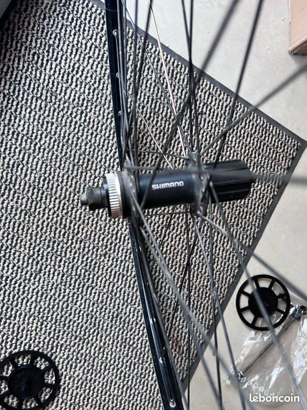 Roue arrière 28 pouces / 700C Shimano FH-TX505 – disque Center Lock (image 4)