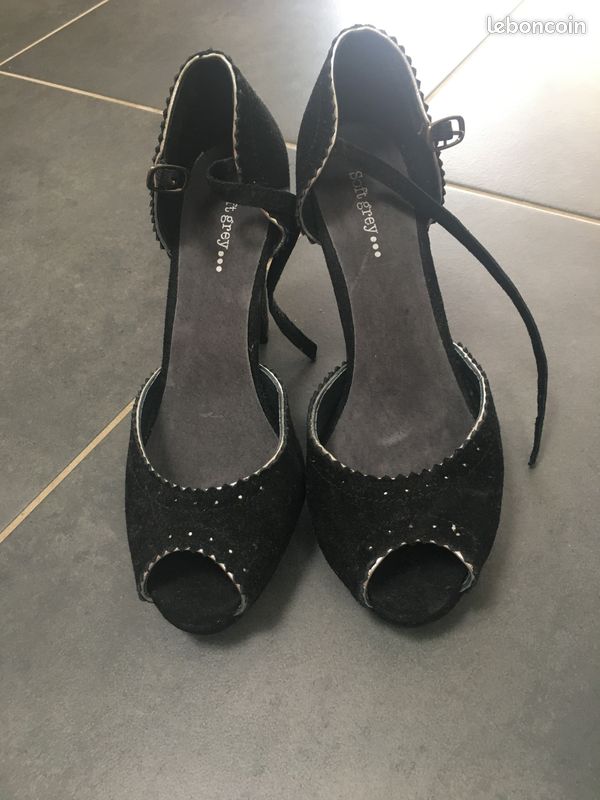 Salomés à talons 39 Soft Grey état neuf (image 1)