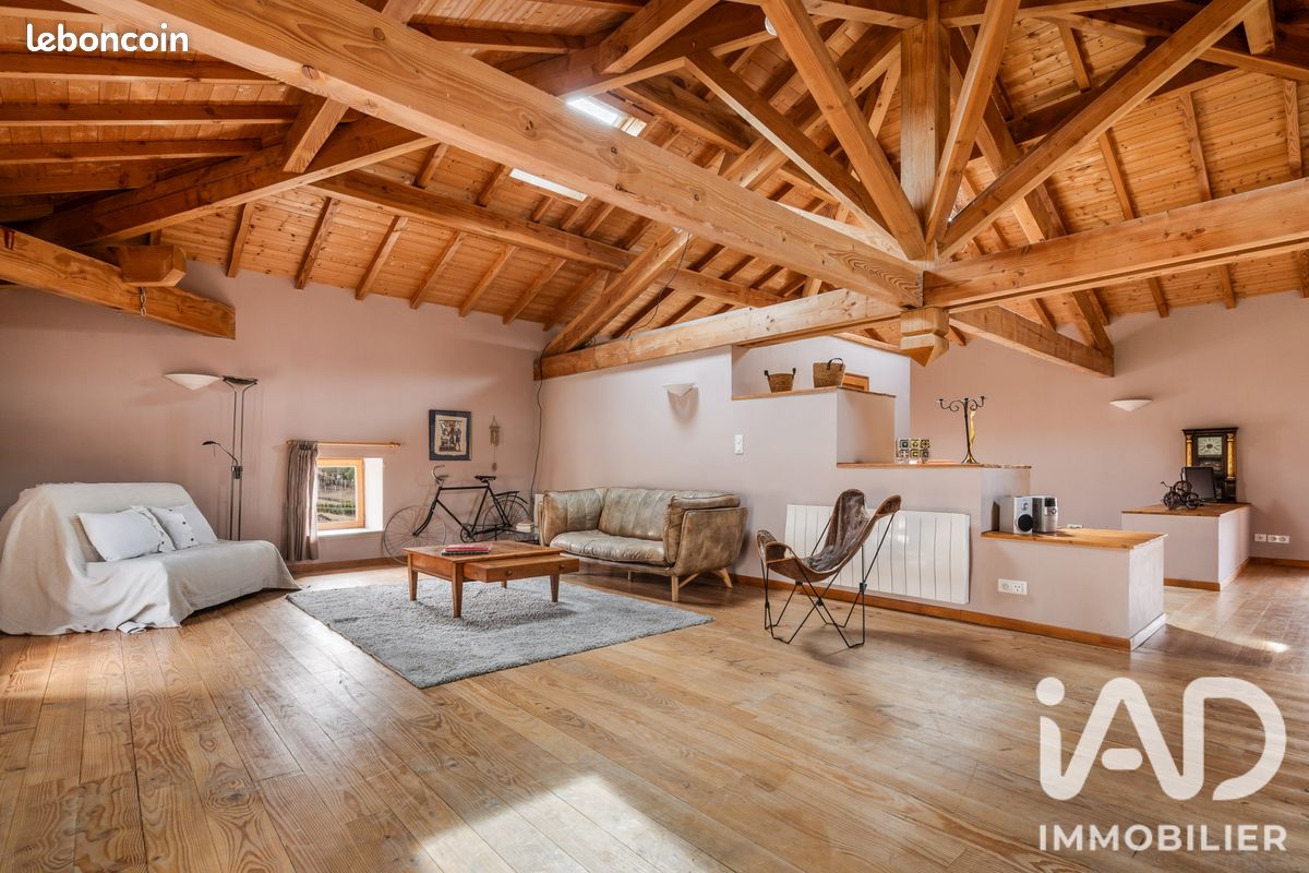 Maison 6 pièces 230 m² · à Deux-Grosnes · 230 m² · 299 000 €