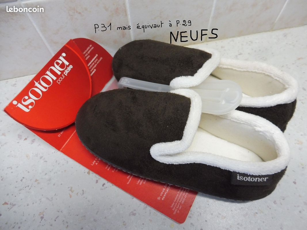 Chaussons Bronzini New York City - Rouge Et Noir - Taille 29 - Garçon - Neufs