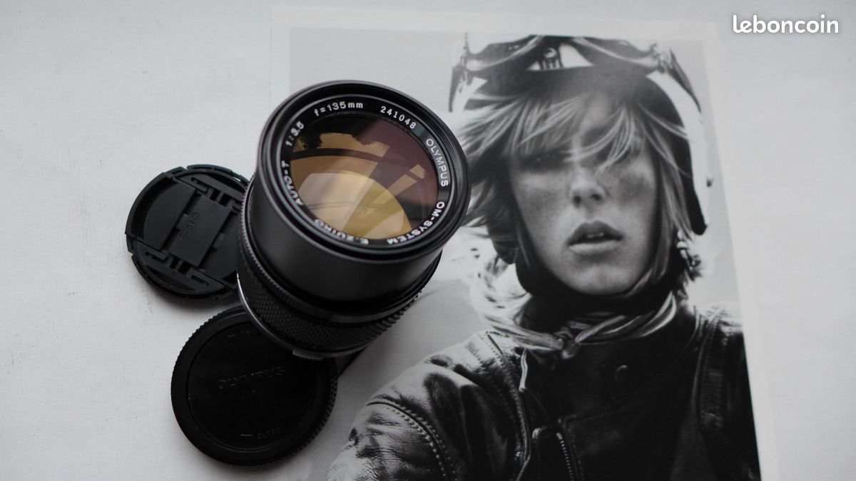 Objectif Olympus E.Zuiko Auto-T 135mm f3.5 avec son étui souple en cuir (Olympus) (image 1)