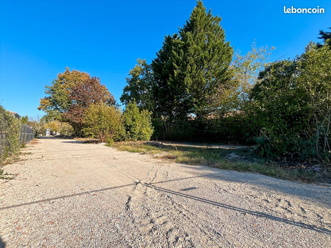 Terrain 1277 m² · à Pessac · 1 277 m² · 259 900 €