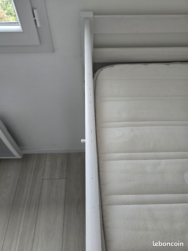 Lit mezzanine (image 2)