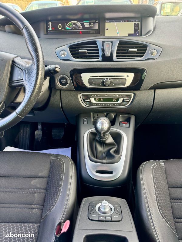 RENAULT Scenic TCE 130 ENERGY BOSE ÉDITION / CT OK / SUIVIE CONCESSION COMPLET/ RAS (image 13)