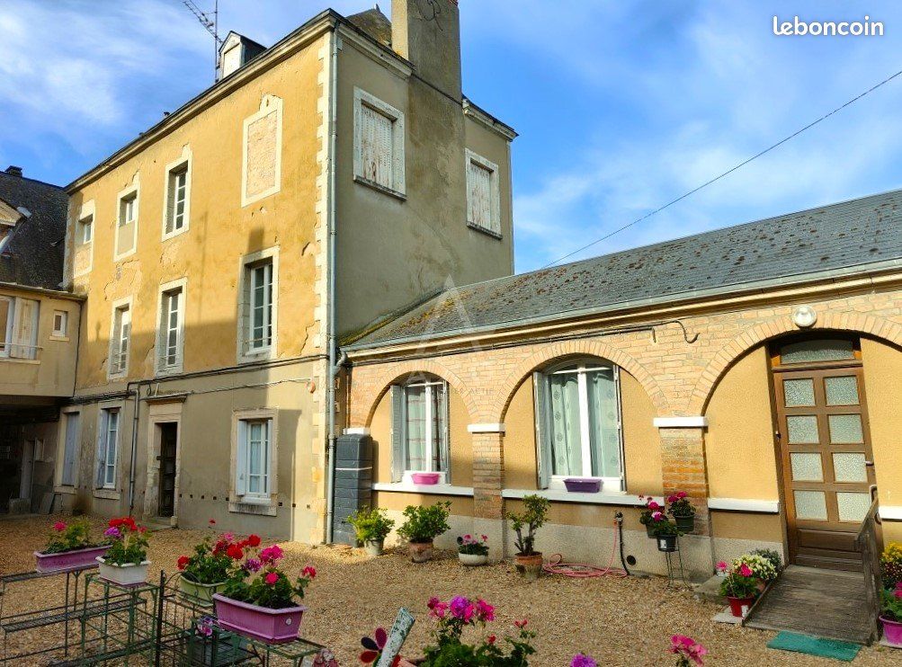 Immeuble 321 m² · à La Flèche · 321 m² · 340 000 €