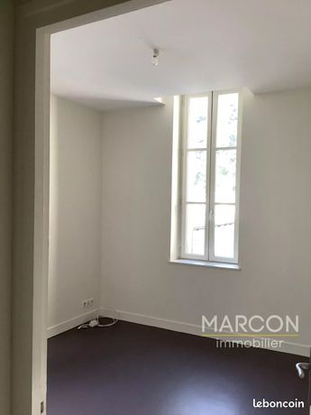 https://img.leboncoin.fr/api/v1/lbcpb1/images/2e/55/47/2e5547c30afd9e53d1435580e38a3108338e4924.jpg?rule=ad-image