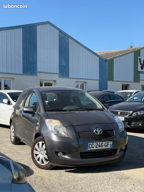 TOYOTA Yaris Luna 1.4 D-4D 90ch MOTEUR A CHAINE (image 2)