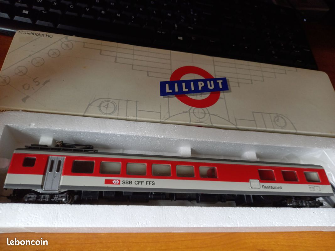 Voiture Restaurant SBB CFF UIC-X RIC – Ls Models Ho – Livrée C1 Orange (neuf)