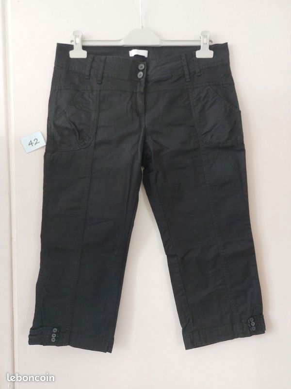 Pantacourt noir taille 42 (image 1)