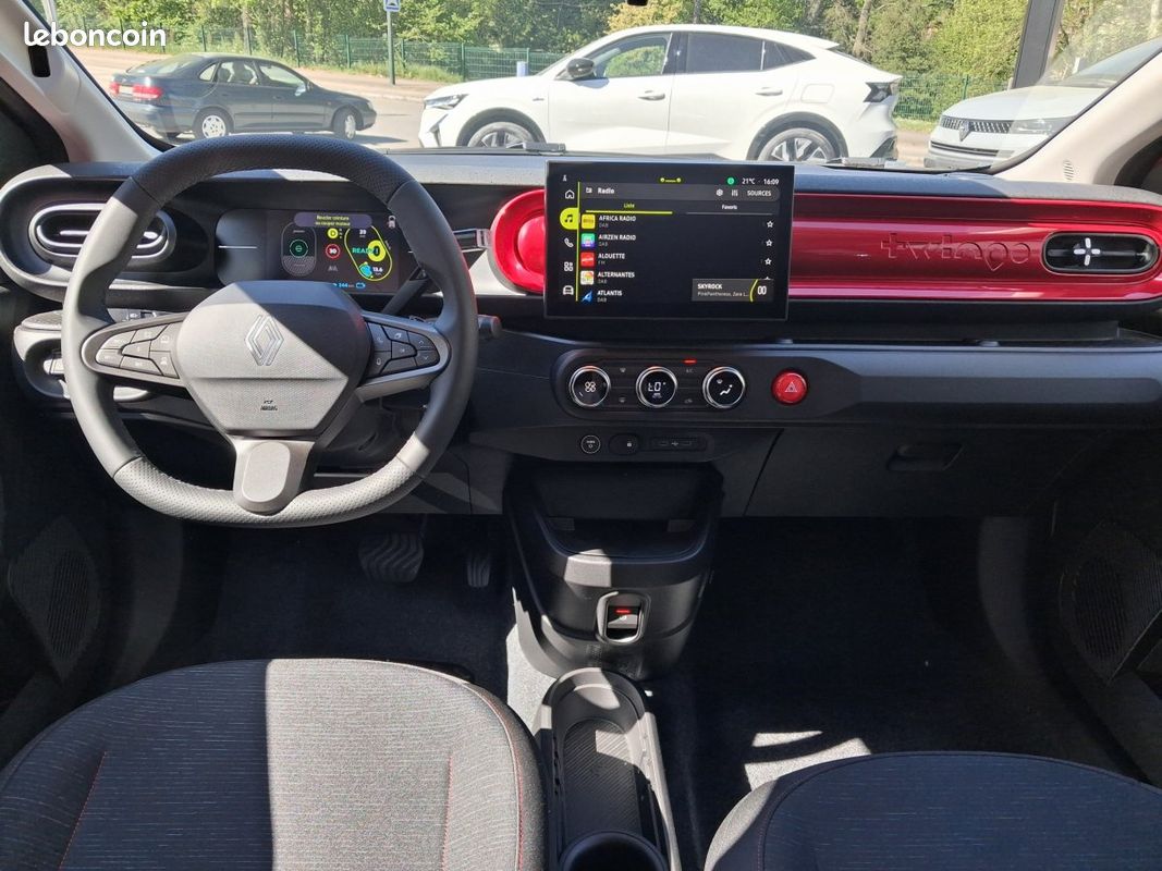 Renault Twingo E-tech (4) techno 80 ch autonomie urbaine (image 19)
