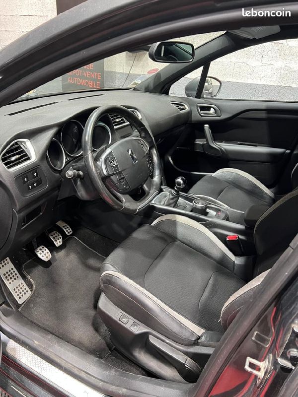 CITROEN DS4 1.6 E-HDI 110 EXECUTIVE, Garantie, 2012 (image 10)
