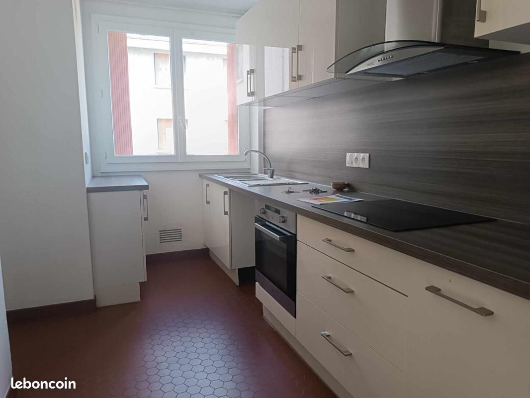 Appartement a louer bourges - 5 pièce(s) - 90 m2 - Surfyn