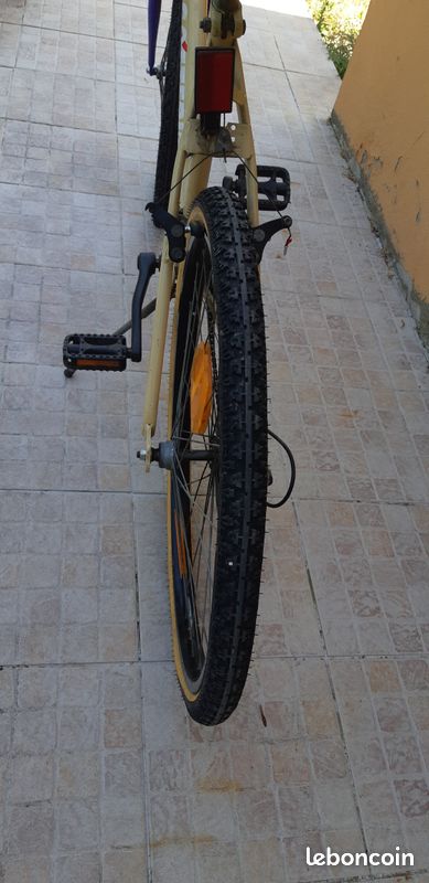 Velo VTT taille S (image 3)