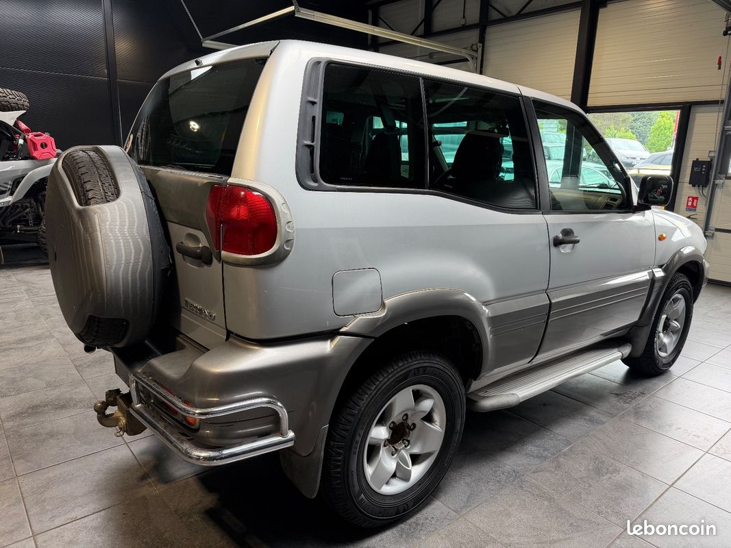 Nissan TERRANO II NISSAN TERRANO II 3,0L D 154Ch 4X4 3 PORTES (image 2)