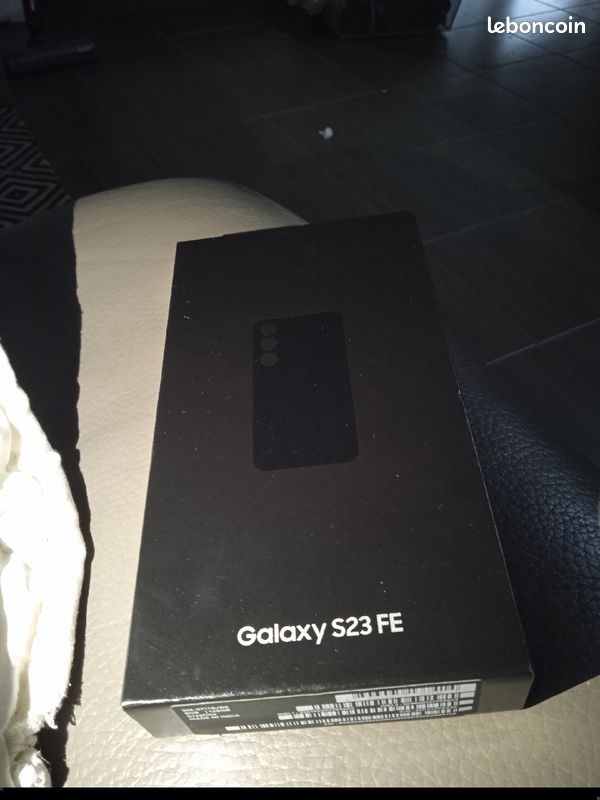 Samsung Galaxy S23FE (image 1)