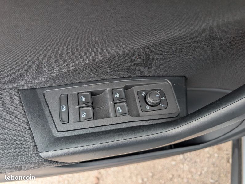 Volkswagen T-ROC 1.0 TSI 110CH LIFE PLUS (image 15)