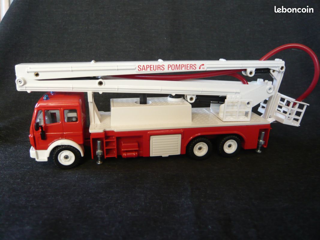Camion Nacelle Pompiers (SIKU) (image 2)