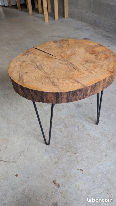 Table ronde en bois (image 2)
