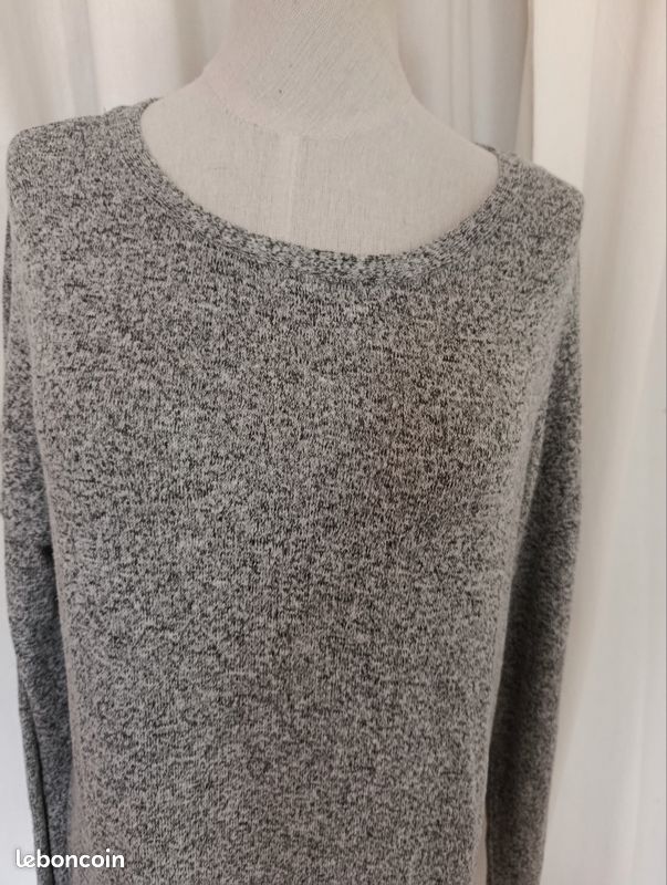 Pull fin gris avec dentelles (image 2)