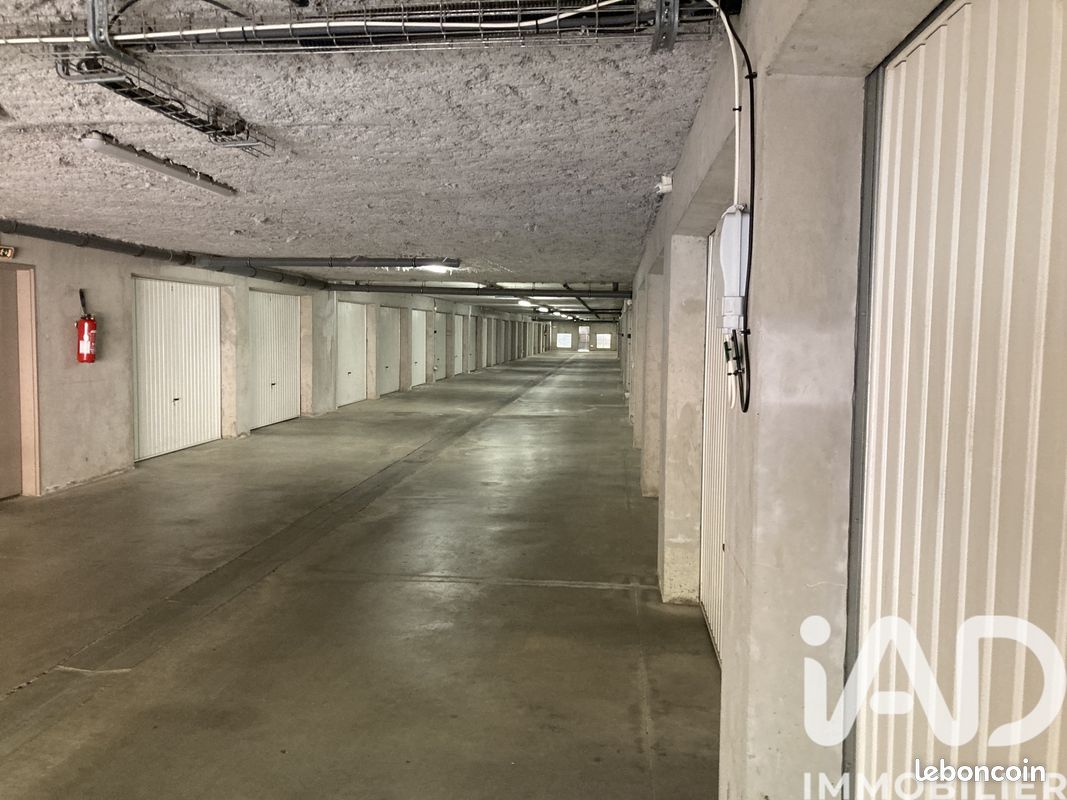 Parking/box Boujan-sur-Libron · 22 000 €