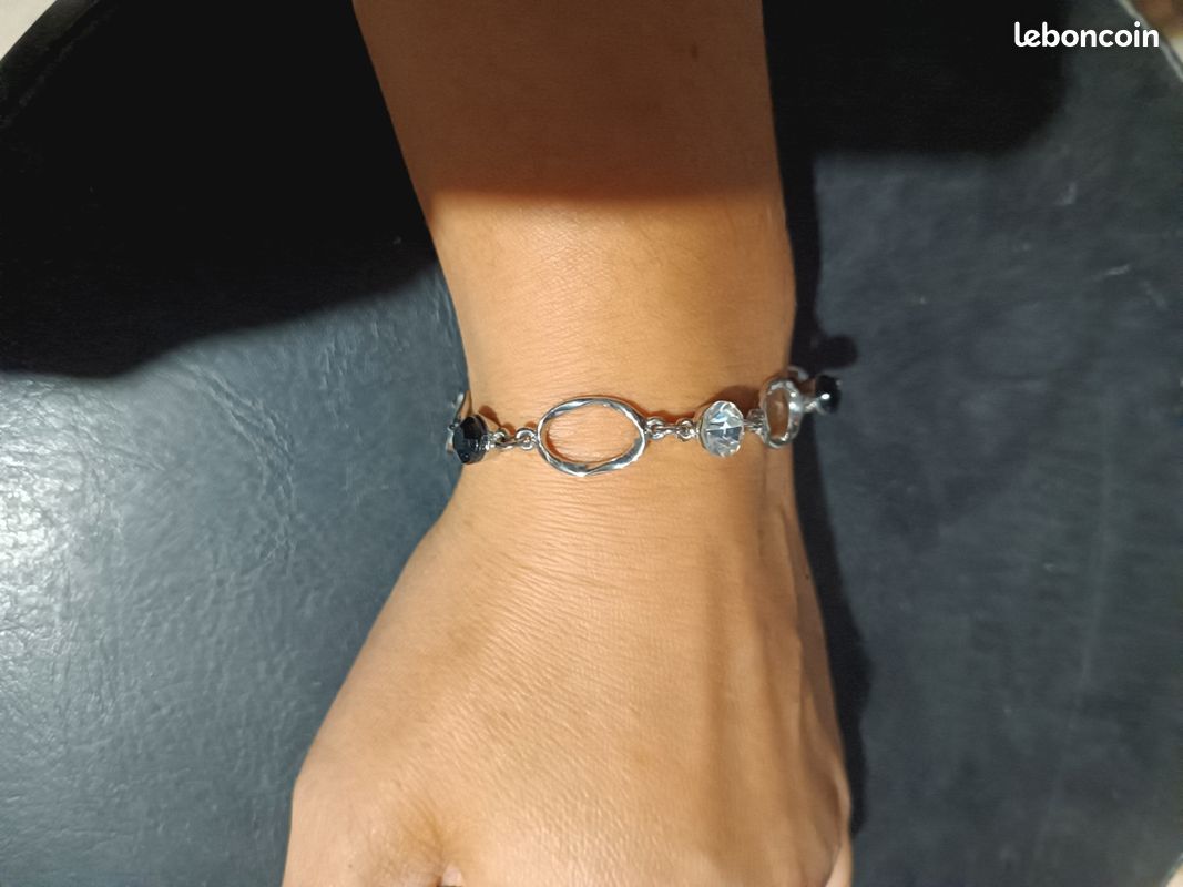 Bracelet argenté femme zircon noir et blanc (image 4)