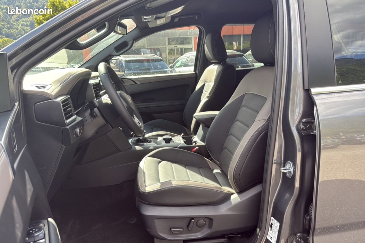Volkswagen Amarok V6 240 BVA10 AVENTURA 4PL (image 6)