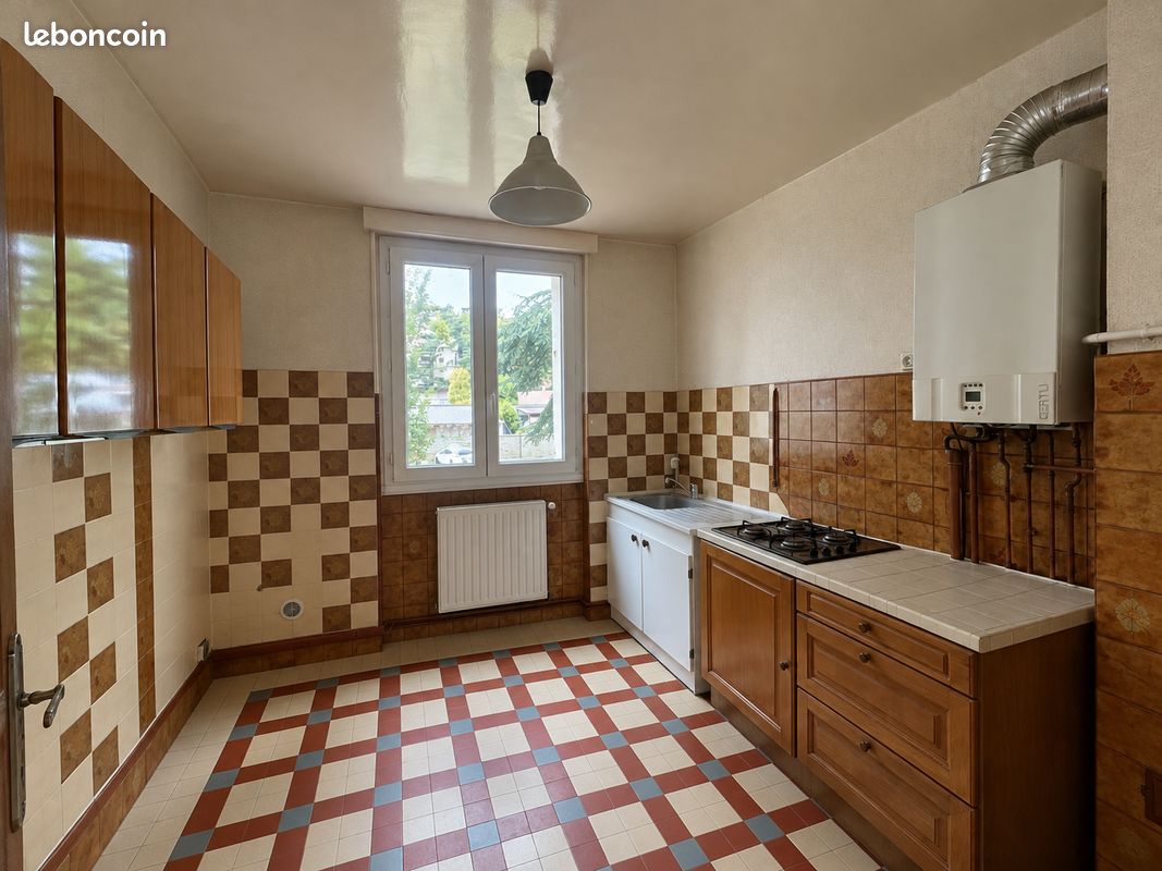 Appartement 4 pièces 64 m² · à Saint-Étienne · 64 m² · 77 000 €