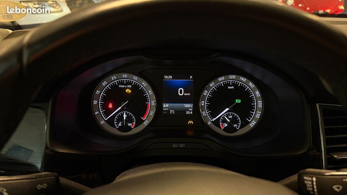 Skoda kodiaq 2.0 tdi 150 scr active 4x2 dsg bva + crochet d'attelage + camera 360 + 4 pneus (image 27)