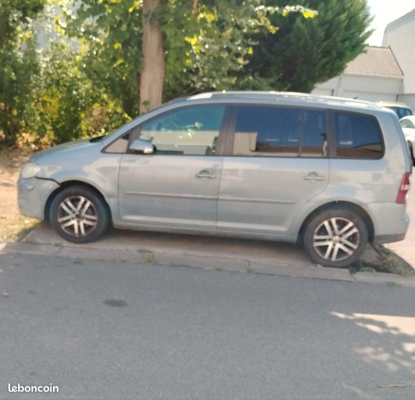 Volkswagen touran (image 2)