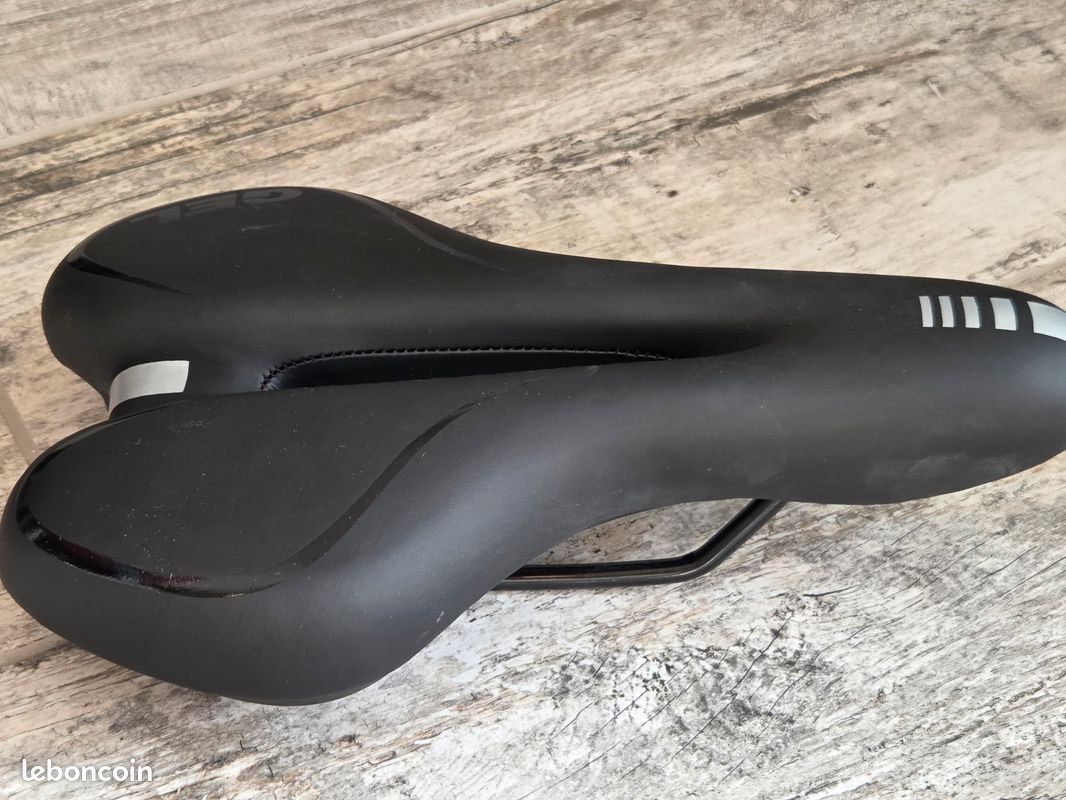 Selle De Vélo Bell Gel Tech – NOS – Jamais Utilisée – Gel Confort