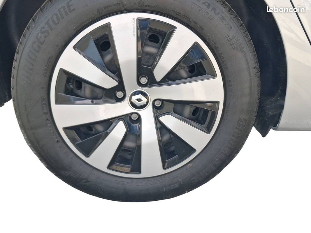 RENAULT Clio TCe 90 Equilibre (image 24)