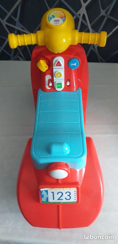 Fisher-Price Porteur Scooter Éveil progressif multilingue au meilleur prix sur