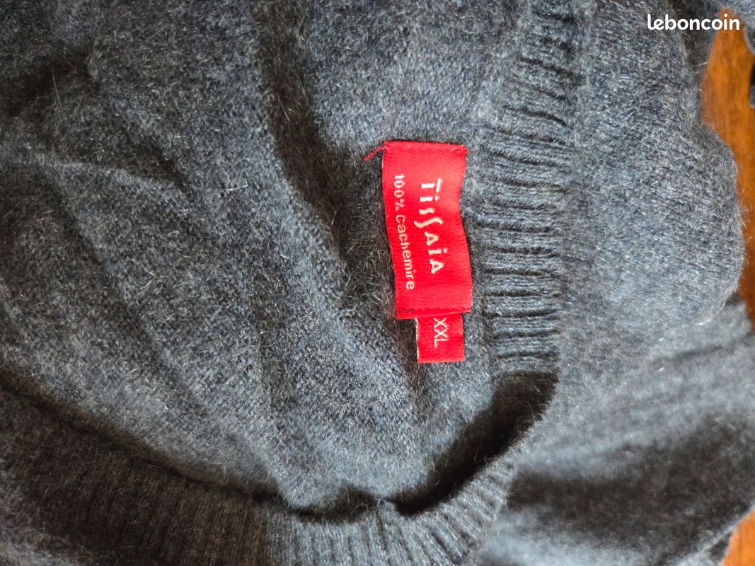 Pull col en V (image 1)
