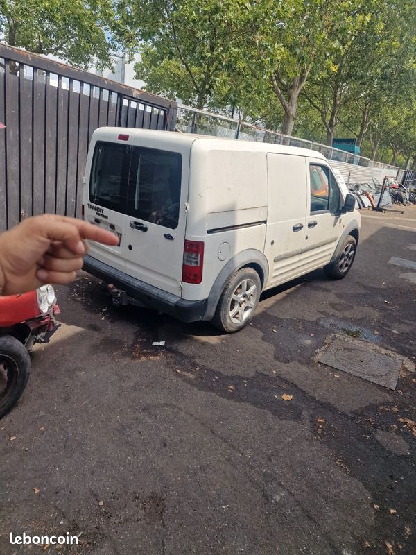 Ford transit connect (image 2)