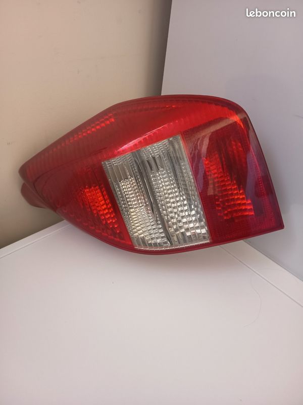 Phare Citroën C2 arrière droit (image 1)