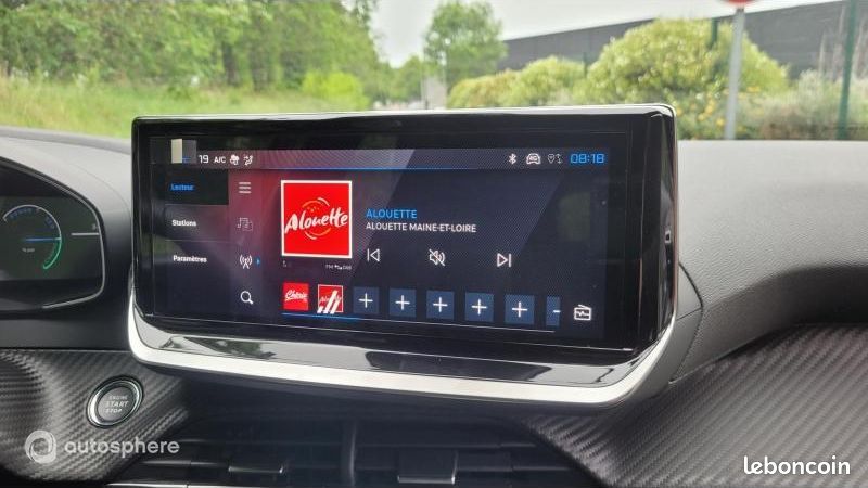 Peugeot 2008 e-2008 156ch 54 kWh Allure (image 12)