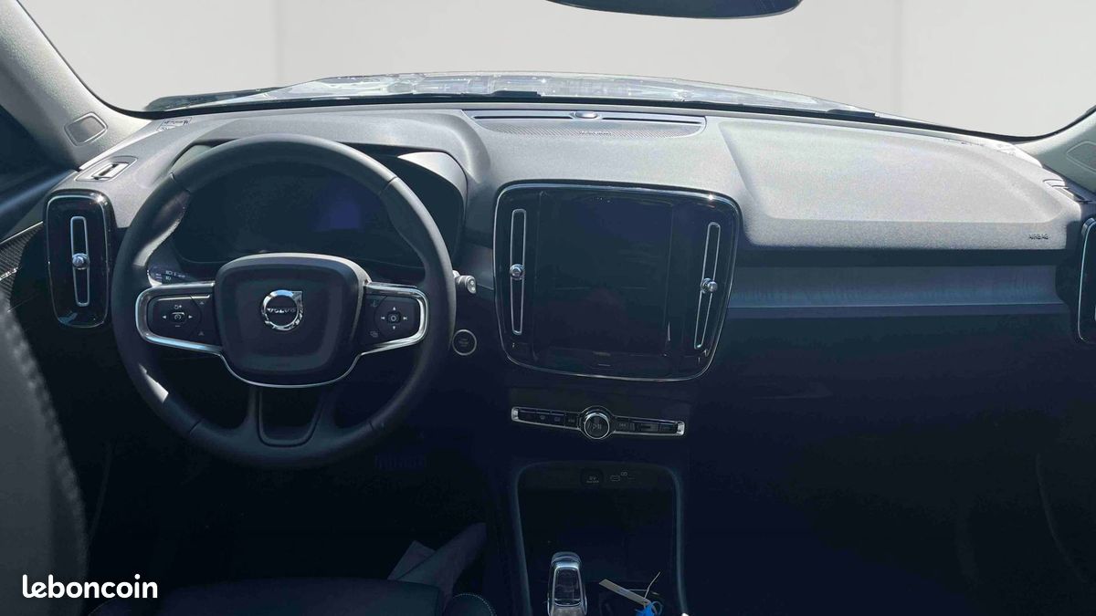VOLVO XC40 B3 163 ch DCT7 Plus (image 4)