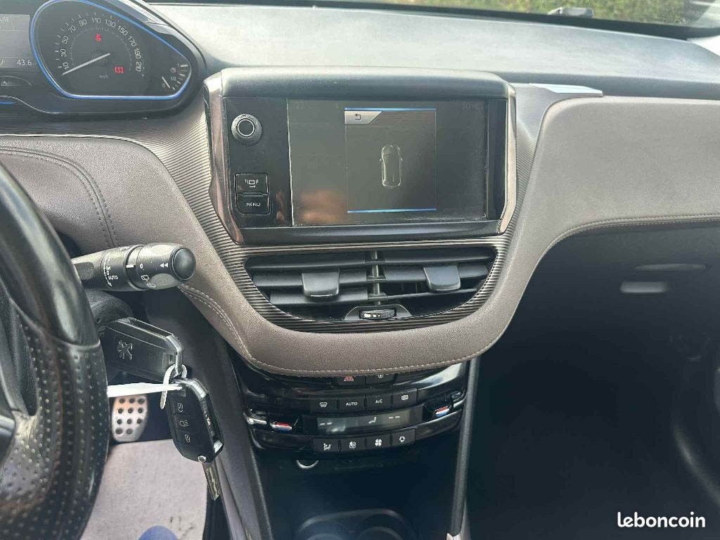 Peugeot 2008 1.6 e-HDi 115ch FAP BVM6 Allure (image 9)