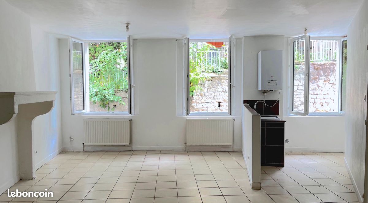 Appartement 3 pièces 71 m² · à Saint-Étienne · 71 m² · 61 000 €