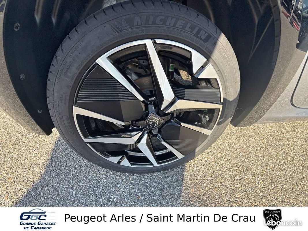 PEUGEOT 208 Hybrid 110 e-DCS6 GT (image 14)