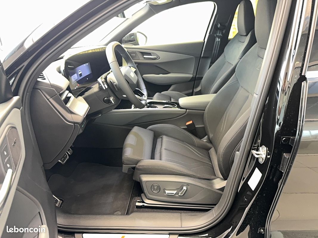 AUDI Q3 e-hybrid 272 ch S tronic 6 S line (image 13)